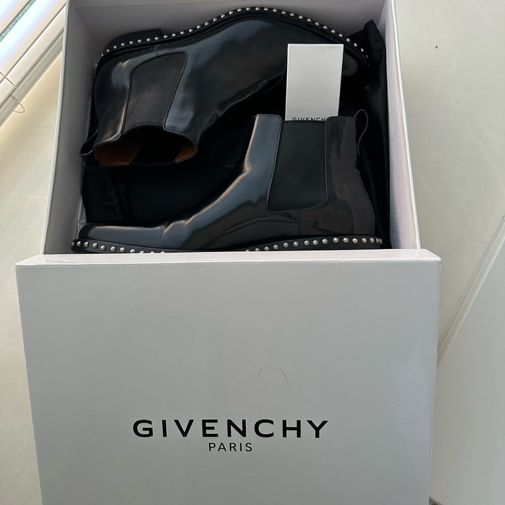 Givenchy iconic stud Men’s black boots size 44 / 11 USA